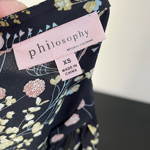 Philosophy Floral V-Neck Short Sleeve Blouse - Picture 9 of 13